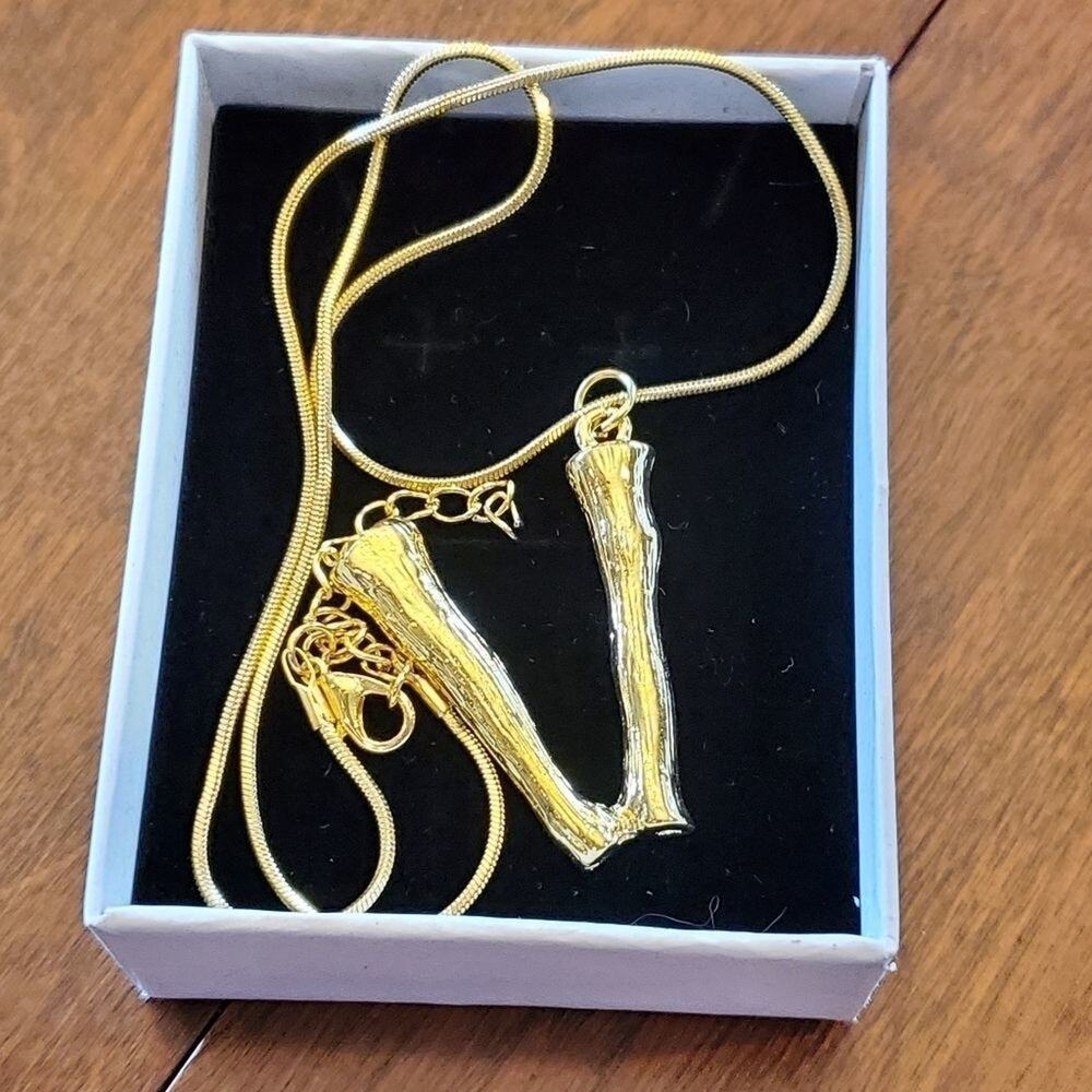 INITIAL NECKLACE NWT - Picture 3 of 12